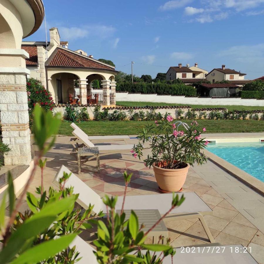 Villa Parenzo Porec Exterior photo