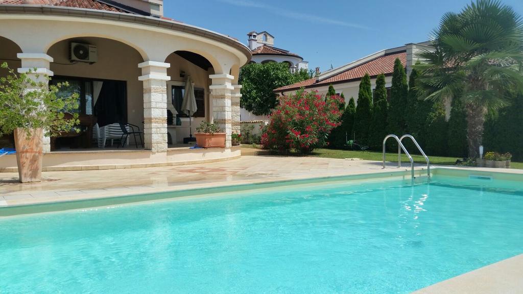Villa Parenzo Porec Exterior photo